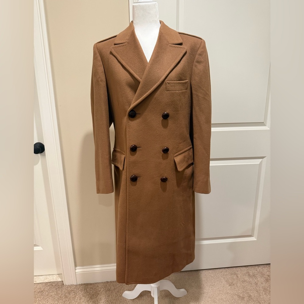 Men’s (women’s?) Lord and Taylor 100% Wool coat Made in England 44L camel